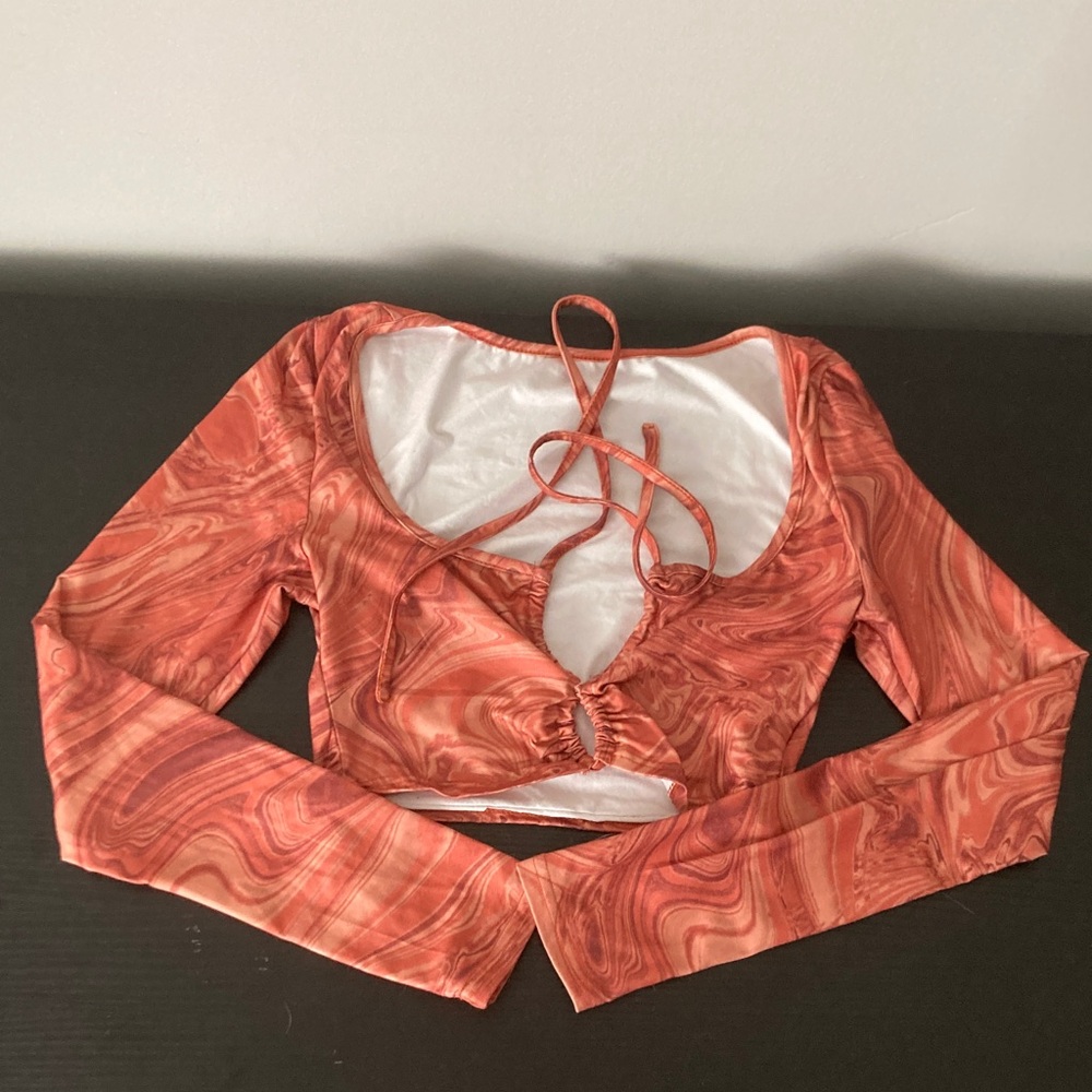 Swirl Pattern Long Sleeve Crop Top